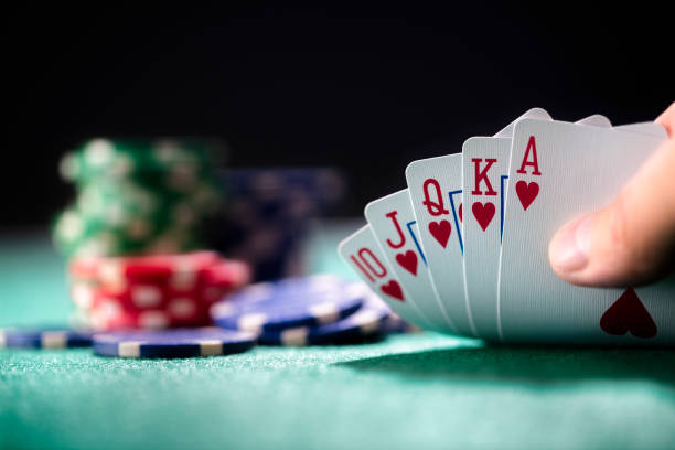 Thùng phá sảnh là tay bài Poker tốt nhất